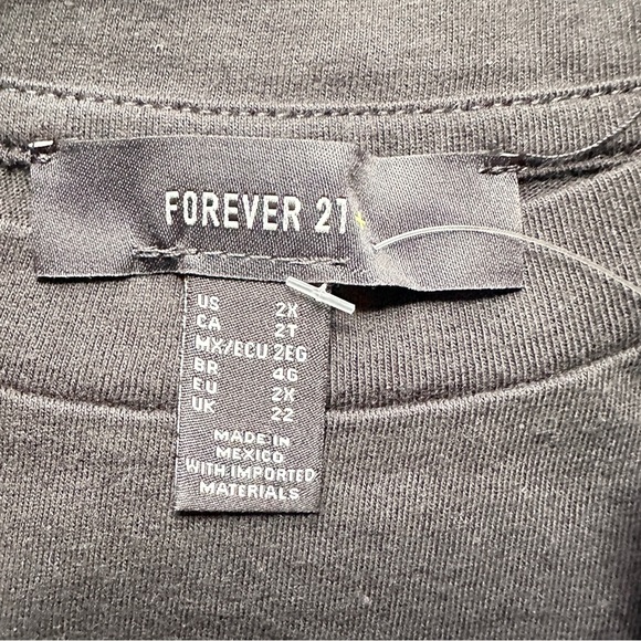 Forever 21 Graphic Tie-Front Cropped Tee – Size 2X - Picture 2 of 8